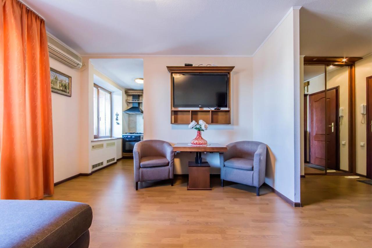 Two-Room Apartments On Maidan Nezavisimosti Kiev Exteriör bild